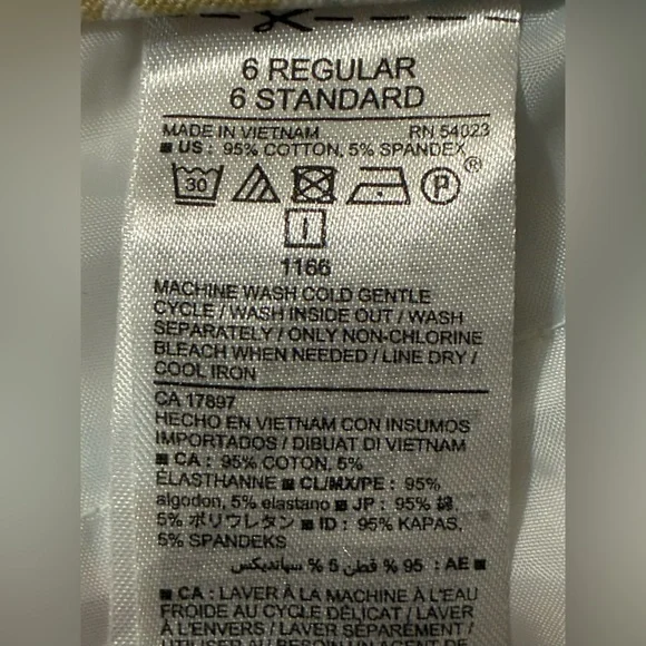 Old Navy Pixie Mid-Rise Floral Print Pants. Size 6 Regular. - Picture 6 of 11